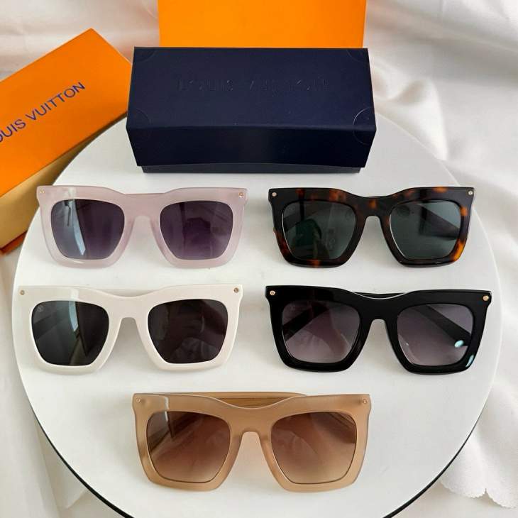 Picture of Louis Vuitton Sunglasses _SKUfw77169648fw